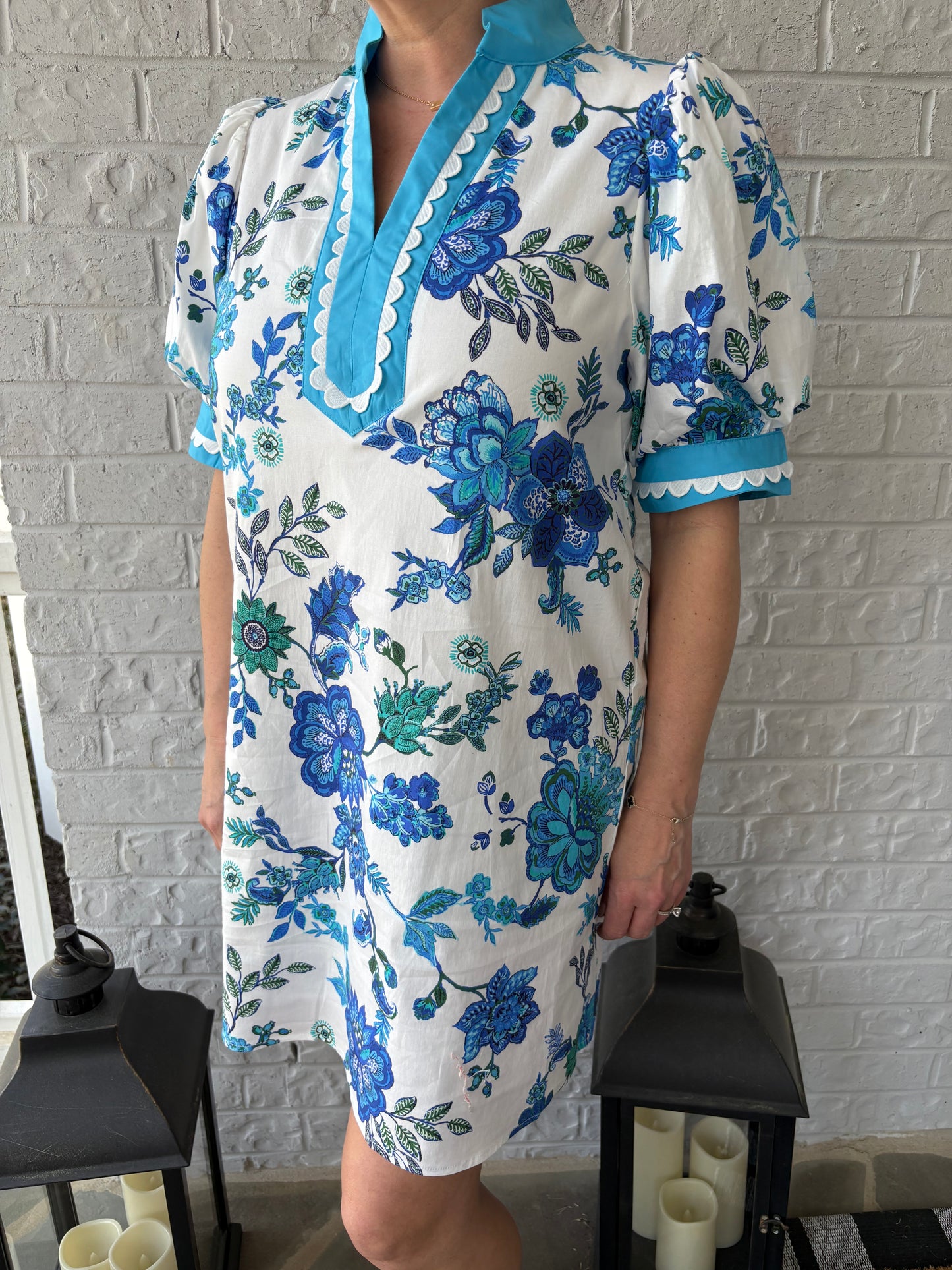 Floral Blue and Breezy by Entro