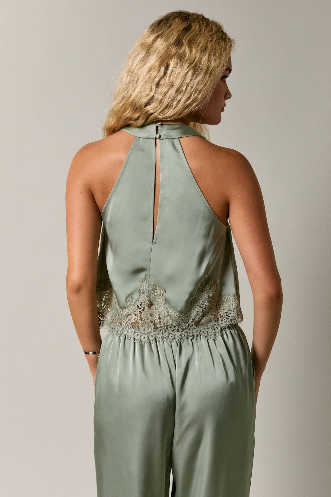 HALTER NECK LACE TRIM DETAIL SLEEVELESS TOP