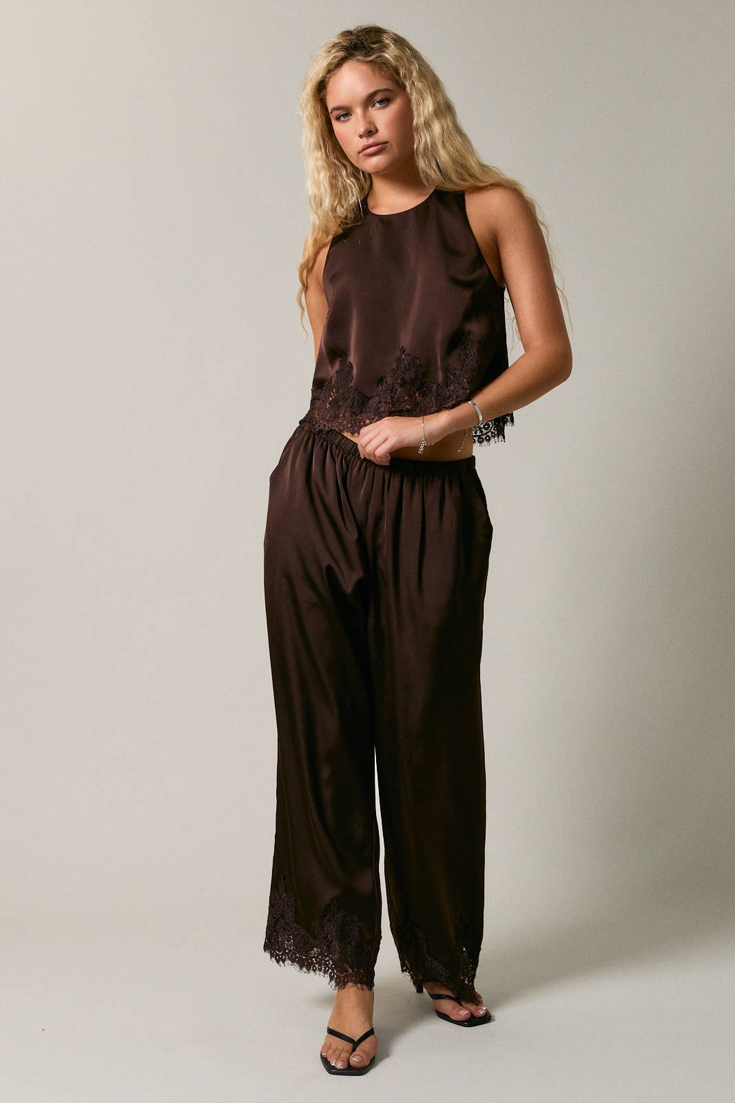 HALTER NECK LACE TRIM DETAIL SLEEVELESS TOP