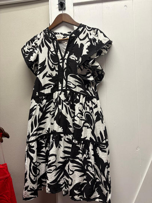 A Classic Black and White Dress by Entro