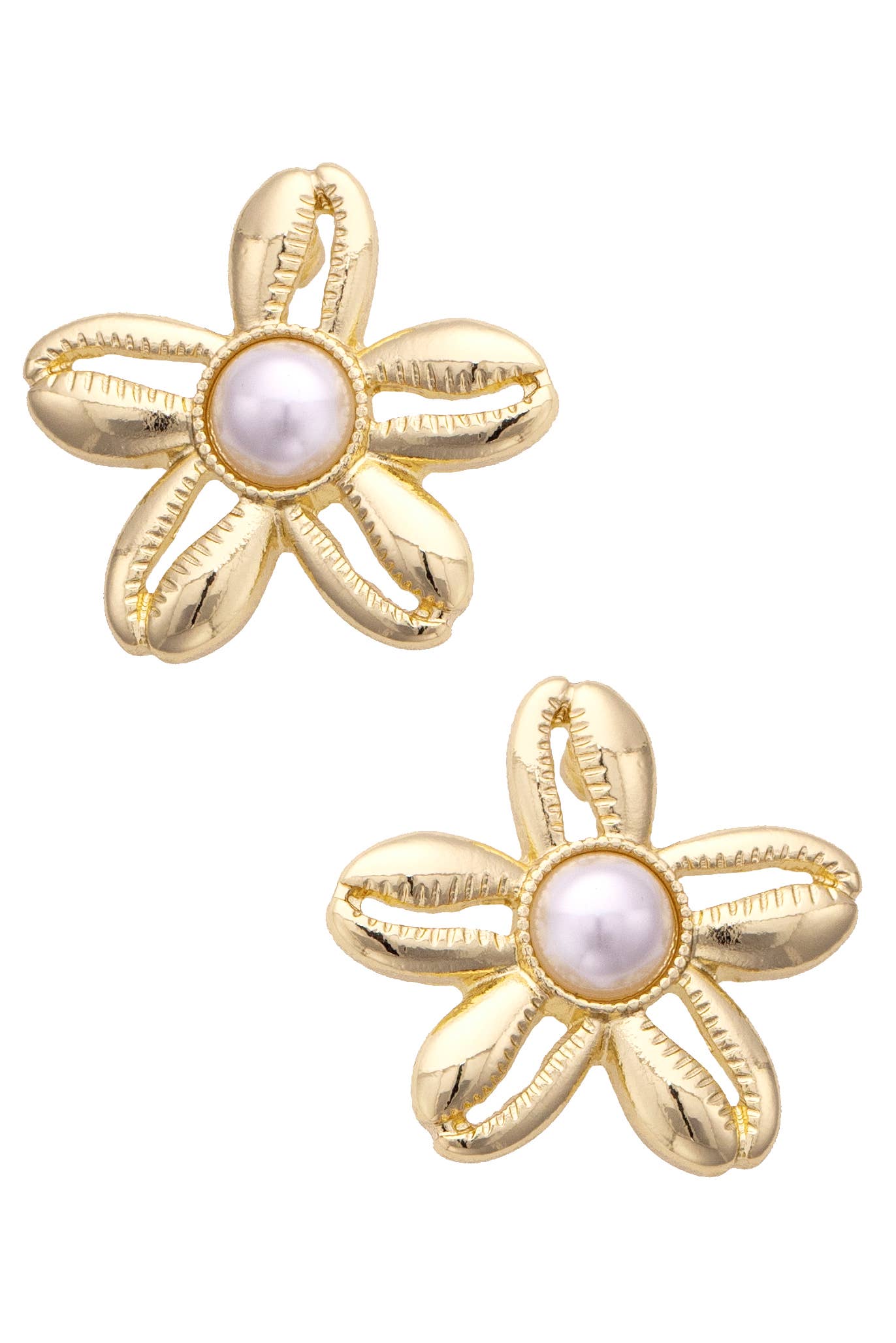 Shell Flower Stud Earrings in Shiny Gold