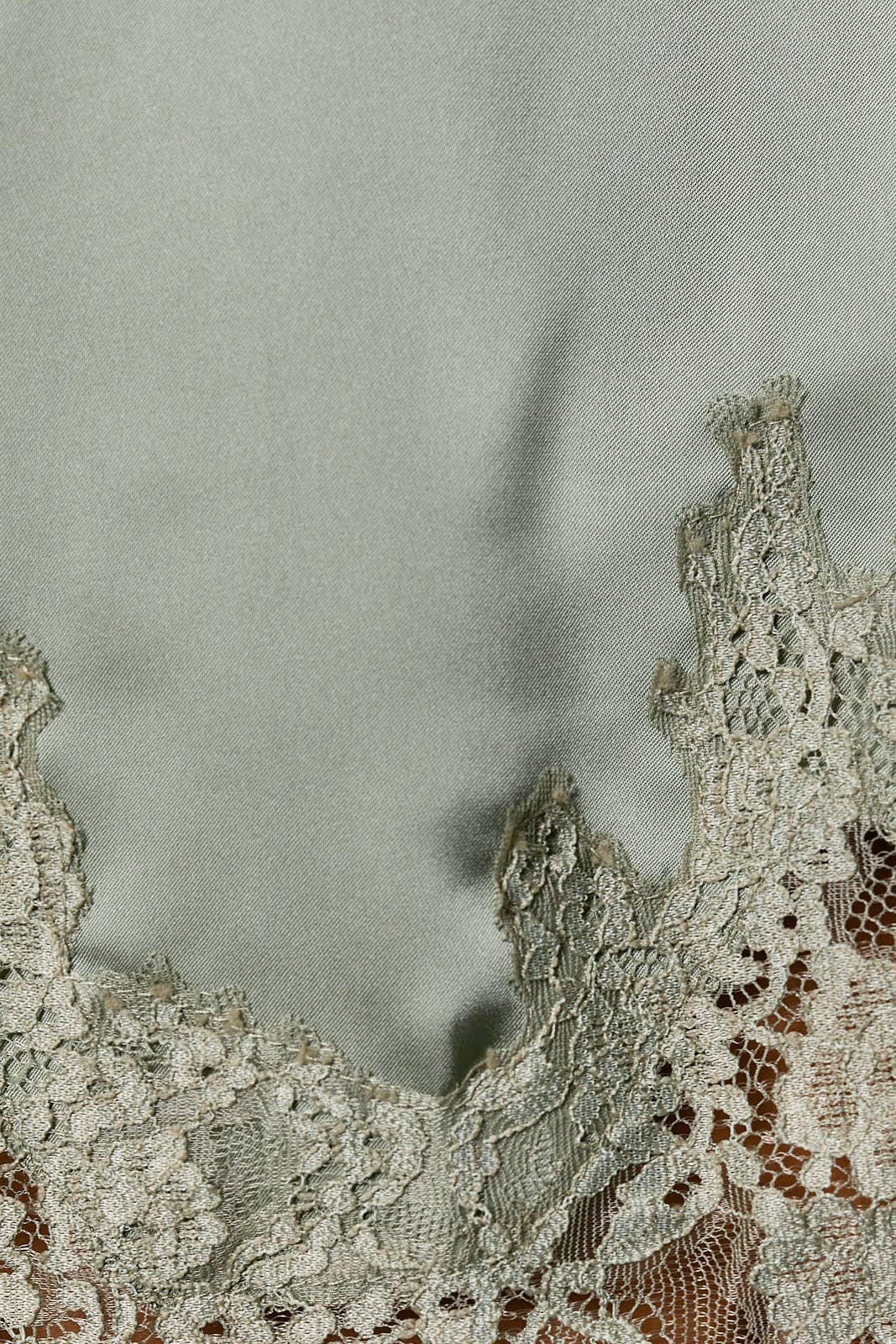 HALTER NECK LACE TRIM DETAIL SLEEVELESS TOP