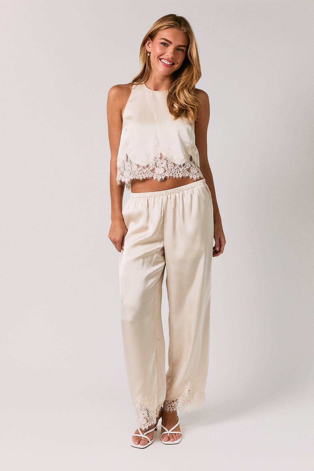 HALTER NECK LACE TRIM DETAIL SLEEVELESS TOP